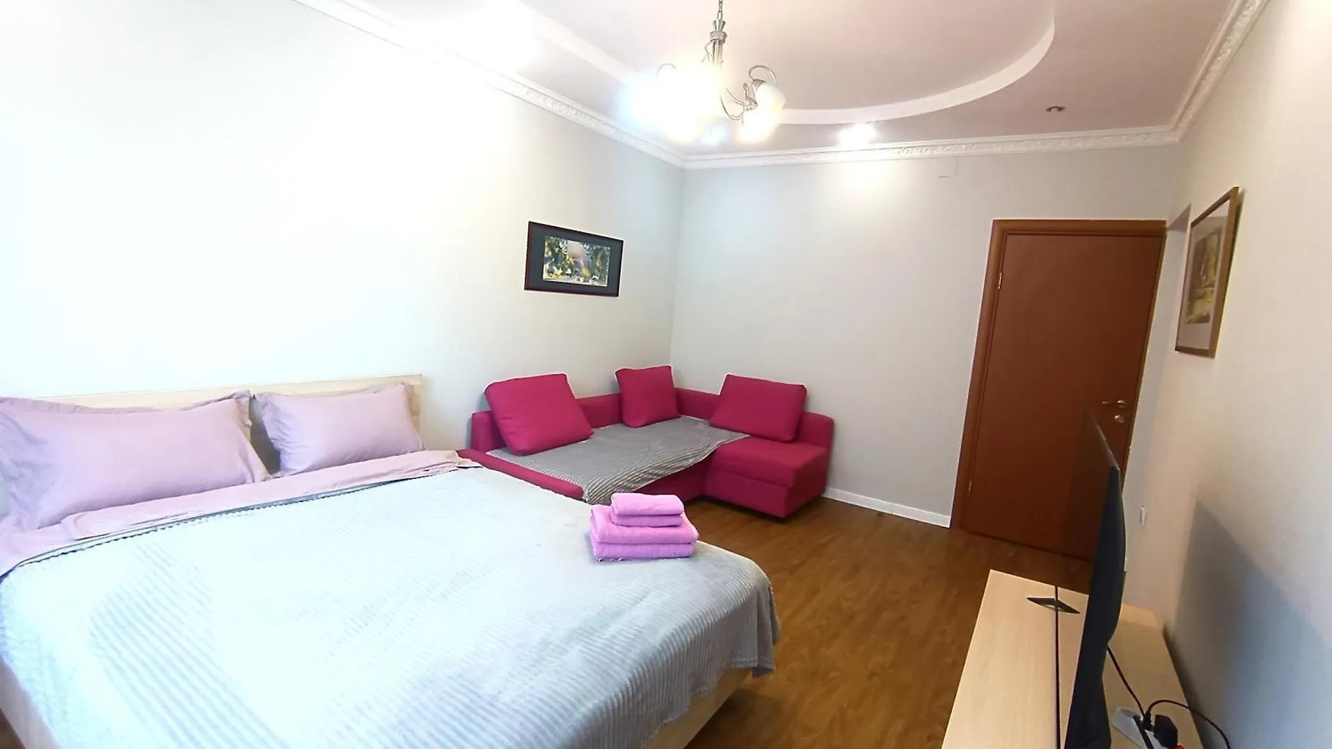 Cozy Apartment Near Alatau Metro Station Almatý