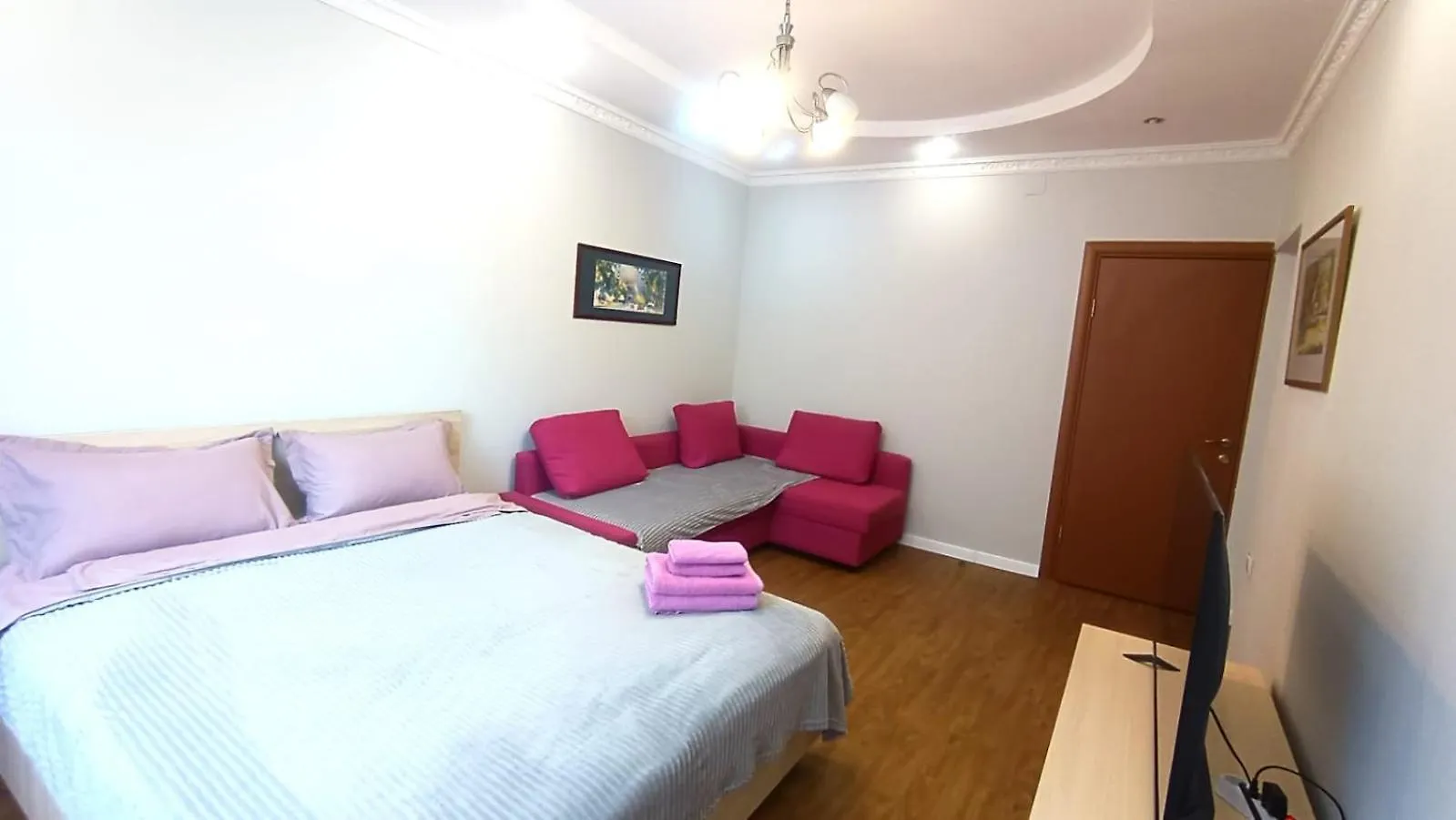 Cozy Apartment Near Alatau Metro Station Almatý Kazajstán