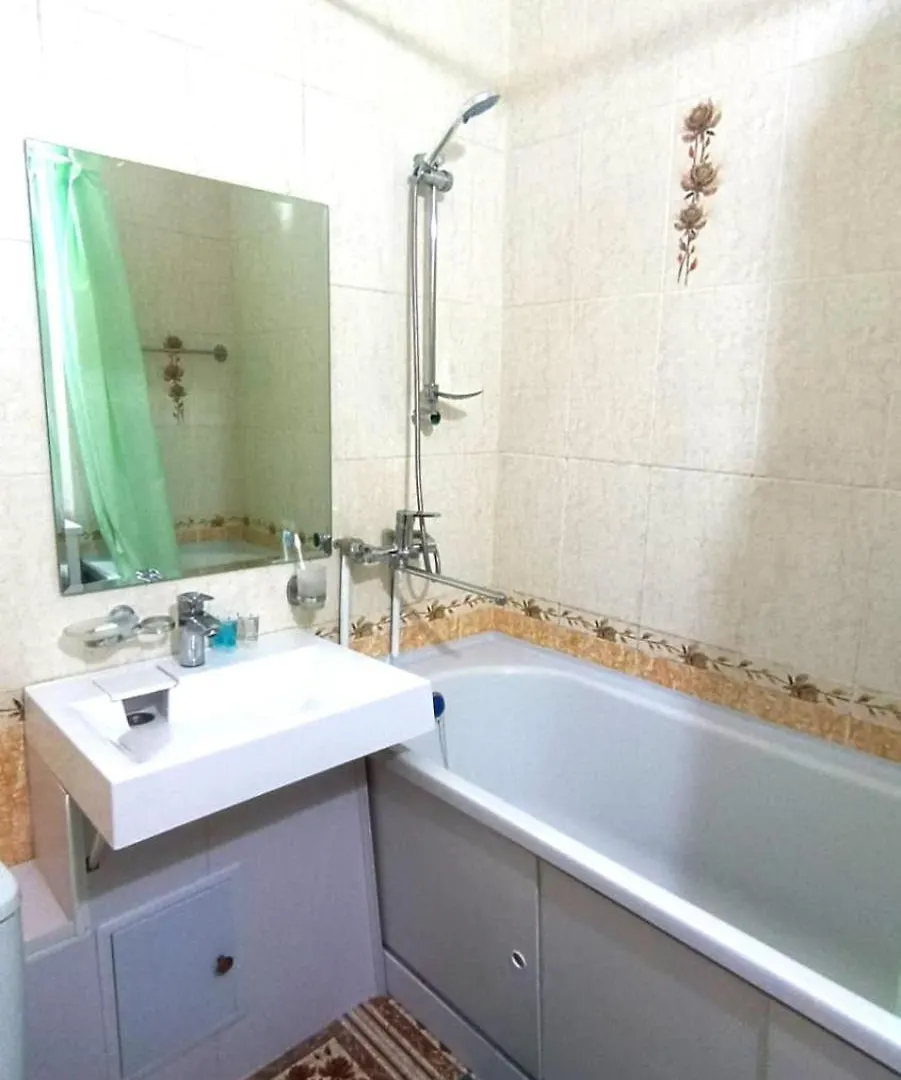 Cozy Apartment Near Alatau Metro Station Almatý